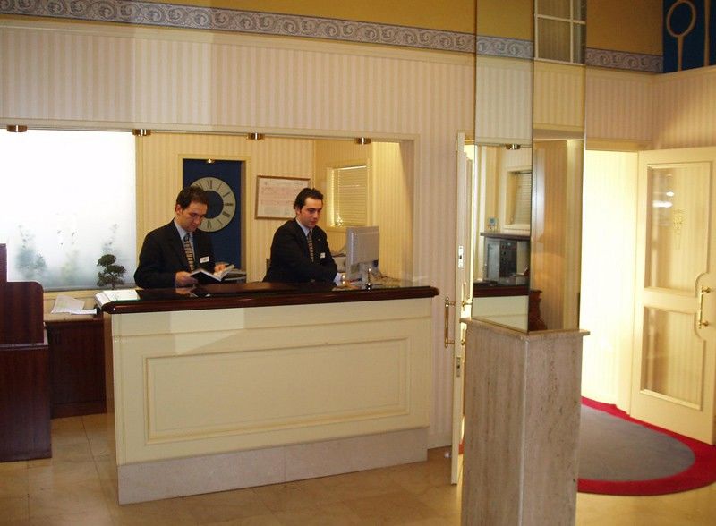 Hrc Hotel Madrid Exteriör bild